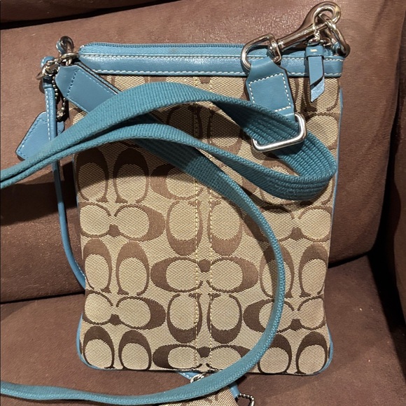 Coach crossbody Blue and Tan Women Bag Set - Picture 5 of 12